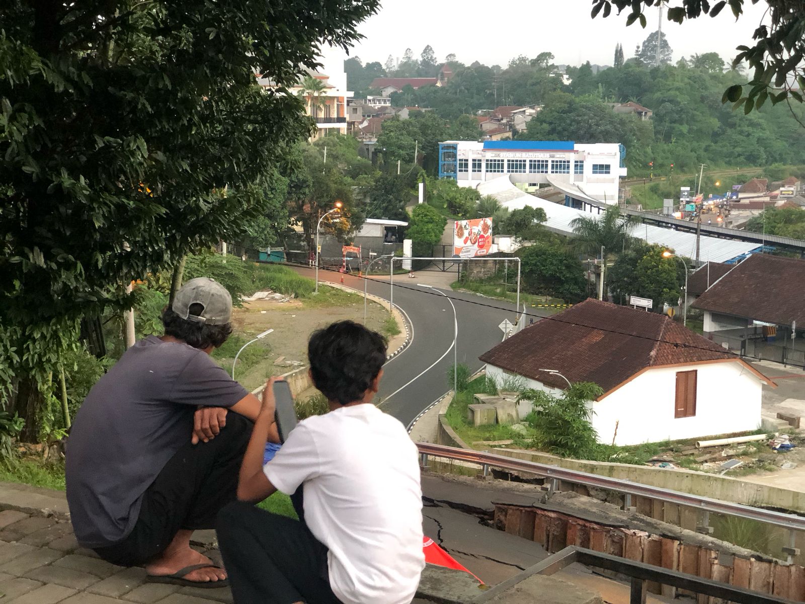 Spot ngabuburit di Kota Bogor yang kini hampir hilang akibat longsor.