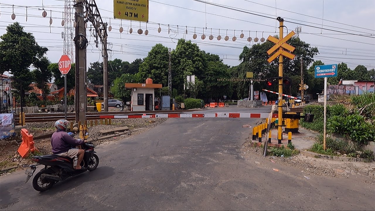 Pintu kereta api Kebon Pedes Bogor, yang rencananya bakal dibangun underpass.
