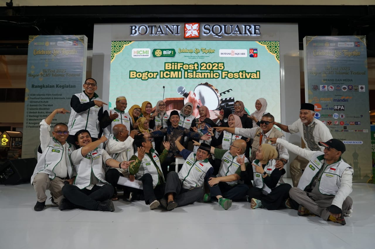 Wali Kota Bogor Dedie Rachim membuka Bogor ICMI Islamic Festival 2025 sekaligus Launching Gerakan Umat Beragama Peduli Stunting (GEMA PENTING), di Mall Botani Square.
