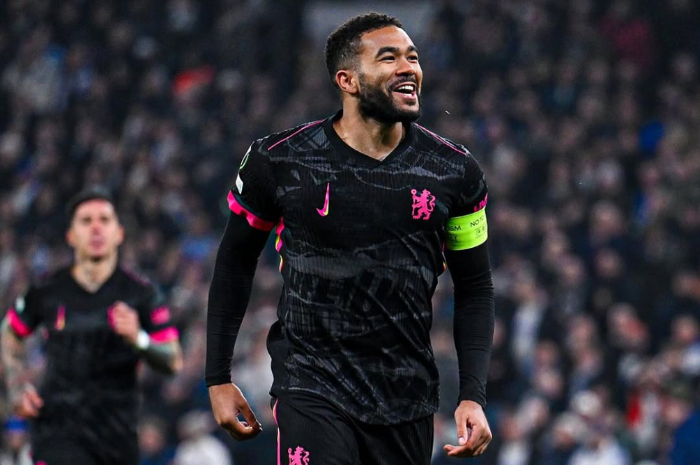 Pelatih Chelsea Enzo Maresca, menempatkan Reece James sebagai&nbsp;gelandang bertahan atau posisi enam.