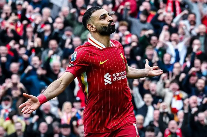 Selebrasi Pemain Liverpool Mohamed Salah usai  mencetak gol ke gawang Southampton.