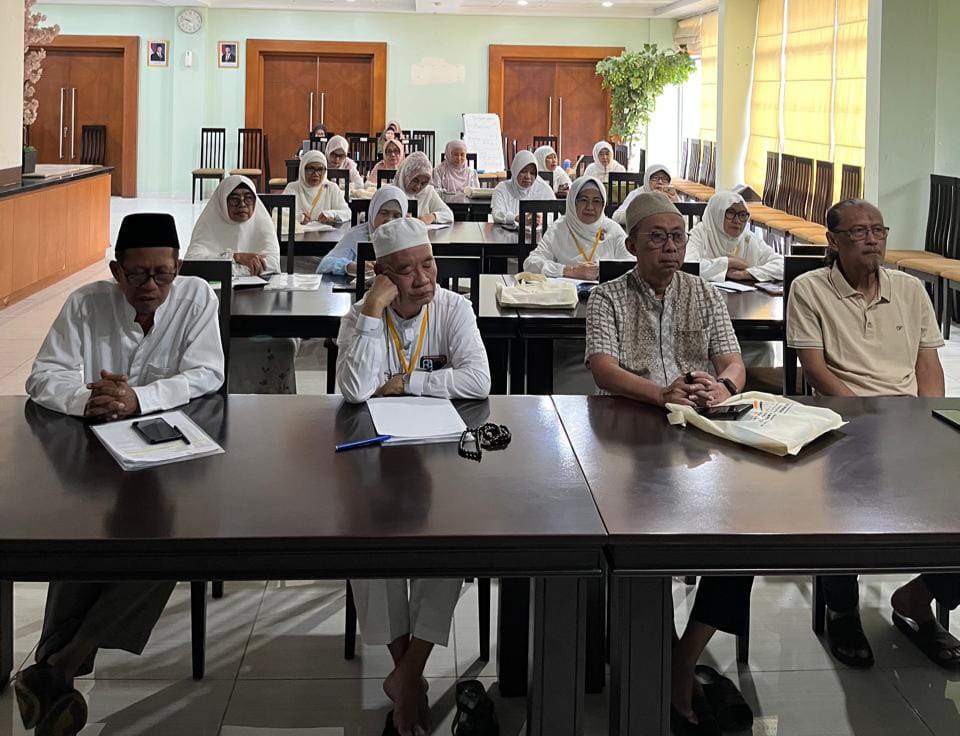 Peserta di Pesantren Usia Emas yang digelar Yayasan Cahaya Pena Emas di Bogor.