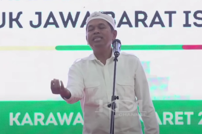 Gubernur Jawa Barat ketika memberikan arahan saat rapat bersama kepala daerah di Karawang.