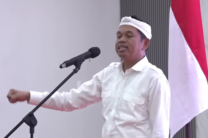 Gubernur Jawa Barat meminta kepala daerah dan orang kaya mengantarkan santunan ke rumah warga langsung.