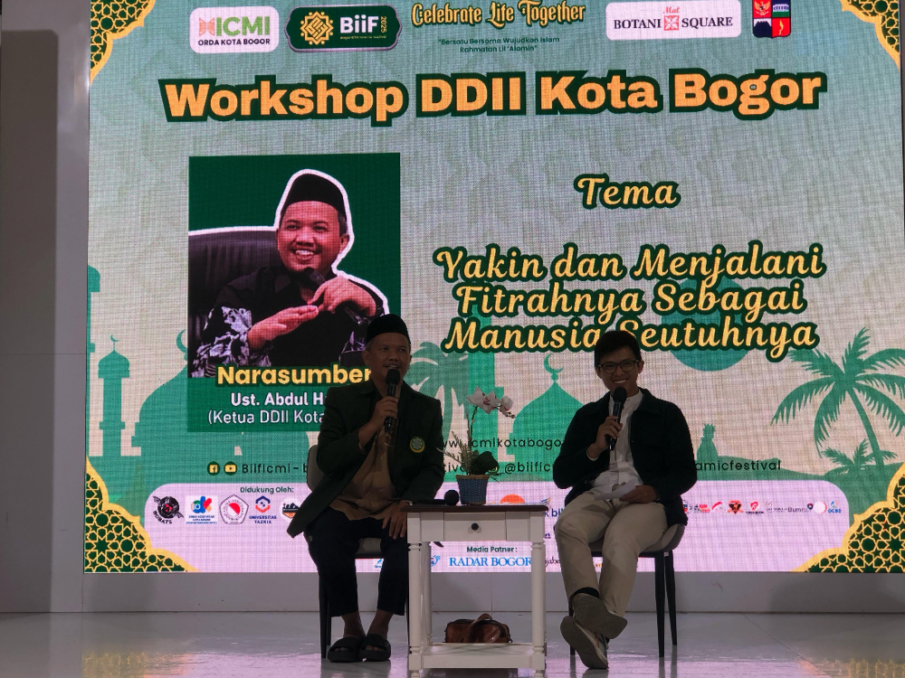 Ketua DDII saat menjadi narasumber di worskop ICMI Kota Bogor.