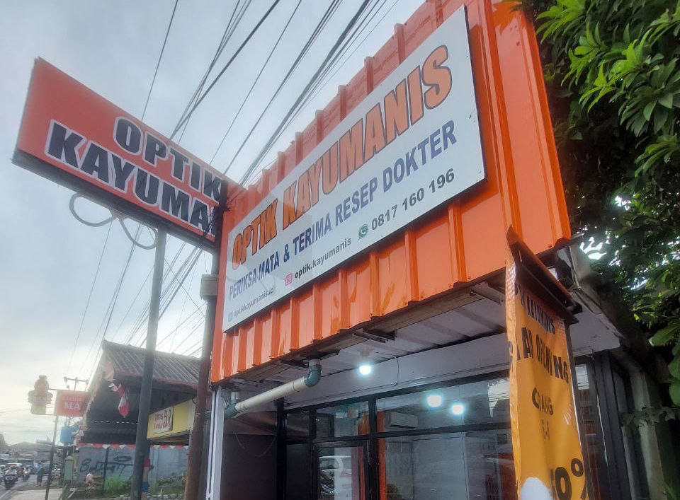 Cabang baru Optik Kayumanis di Bogor.