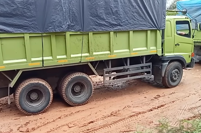 Aptrindo ingin&nbsp;pembatasan operasional truk dikurangi selama mudik Lebaran.