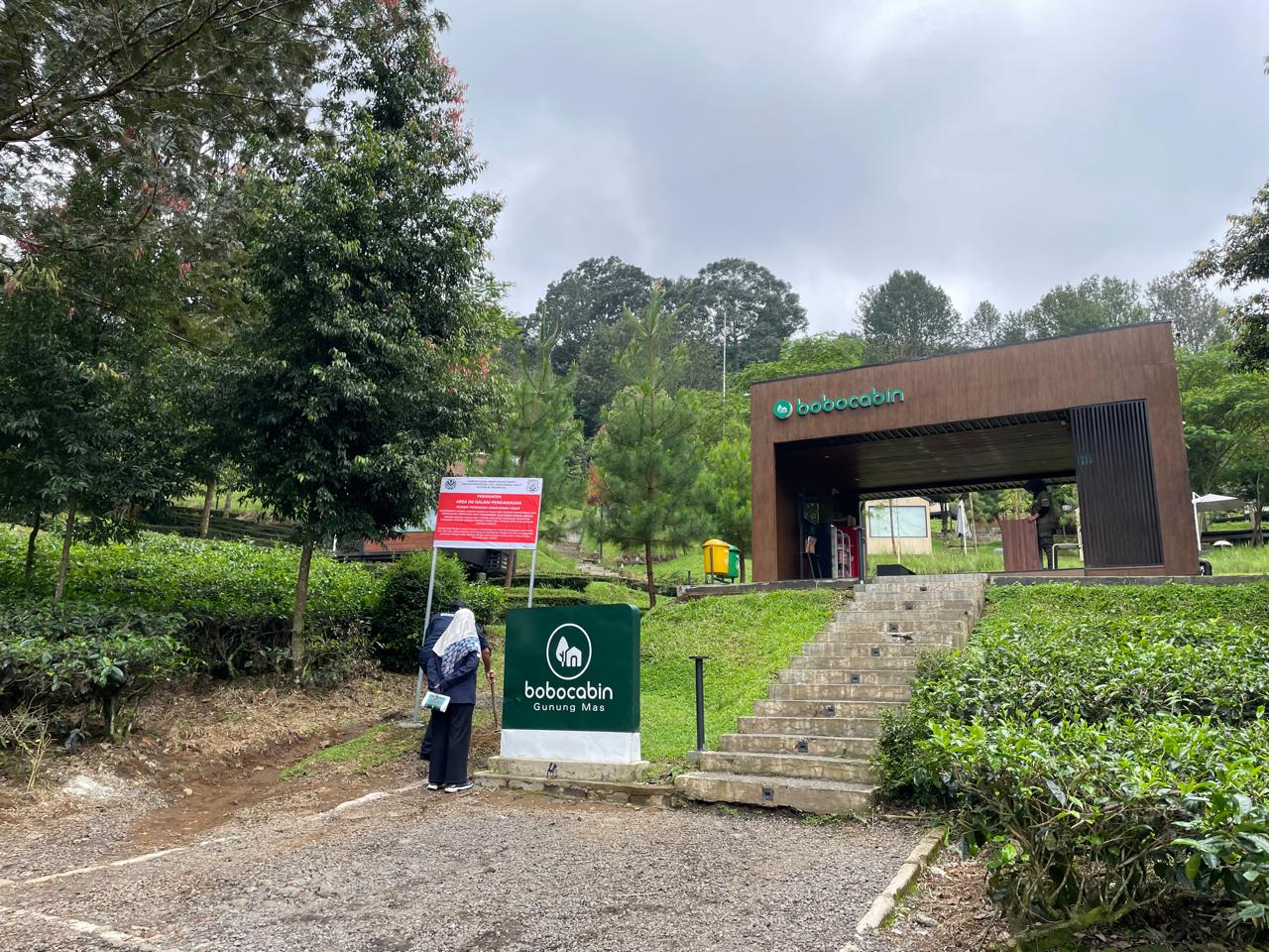 Penyegelan Bobocabin Gunung Mas Puncak Bogor.