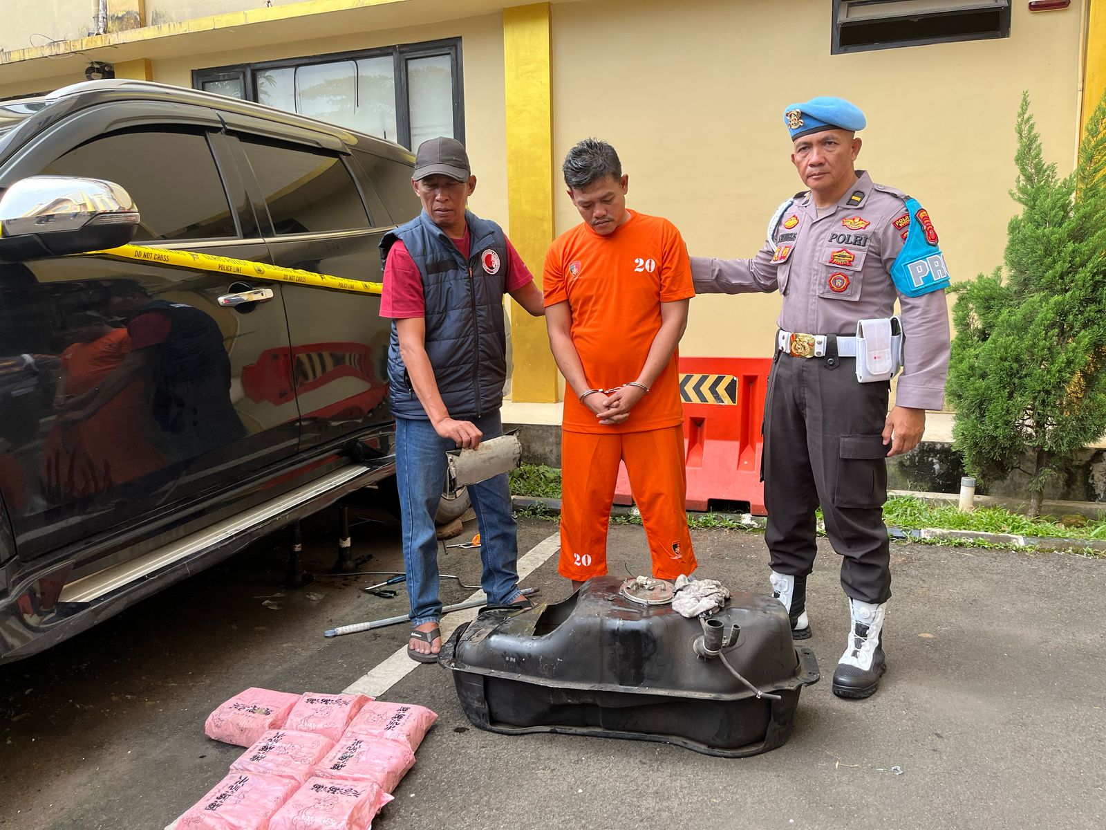 Pengungkapan sabu seberat 7 Kg dalam tangki mobil kurir narkoba yang ditangkap pada pertengahan Januari 2025 lalu.