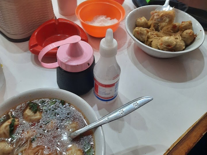 Paman Bakso di Bogor Barat Kota Bogor yang bikin penasaran pecinta kuliner.