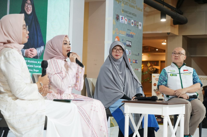 Talkshow bertajuk Mualaf perkuat Aqidah dan Istiqomah dalam Islam pada acara Bogor ICMI Islamic Festival di Botani Square, Minggu (16/3/2025).