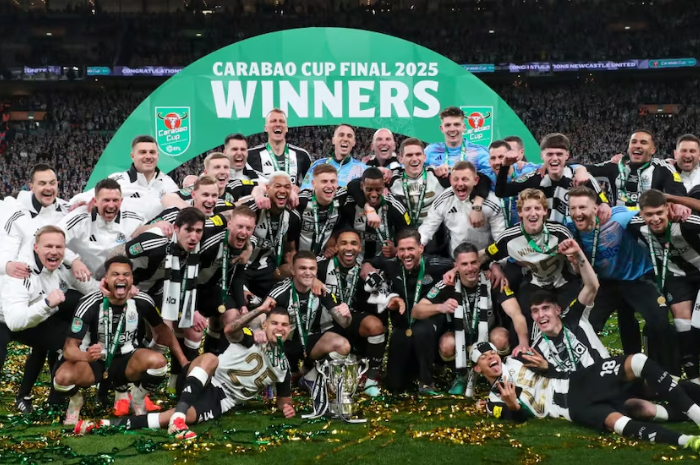 Newcastle juara Piala Carabao Cup 2025 setelah mengalahkan Liverpool 2-1.
