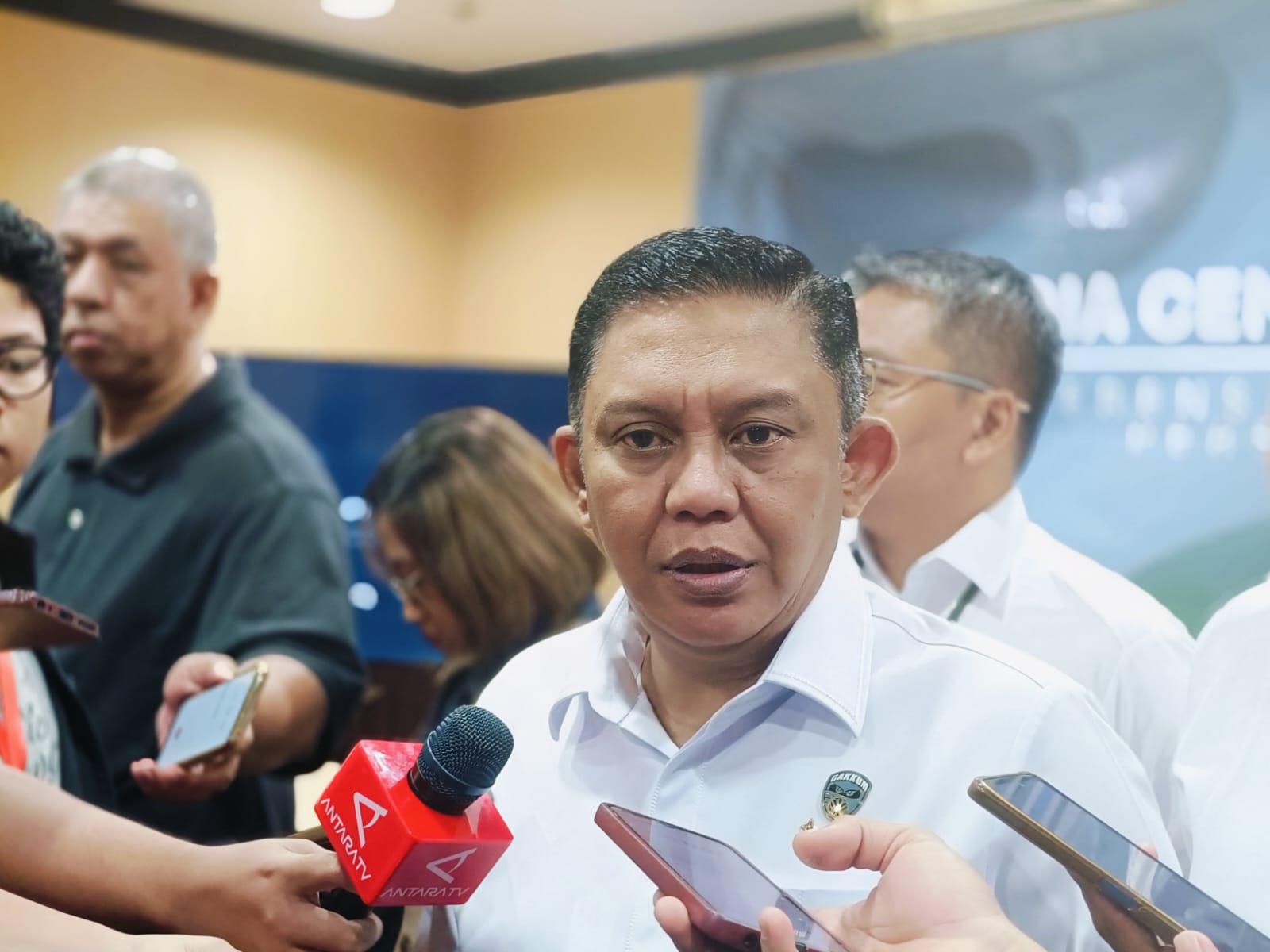 Deputi Penegakan Hukum Irjen Pol. Rizal Irawan saat memberikan keterangan soal sanksi paksaan terkait penyebab banjir di Bogor dan Bekasi