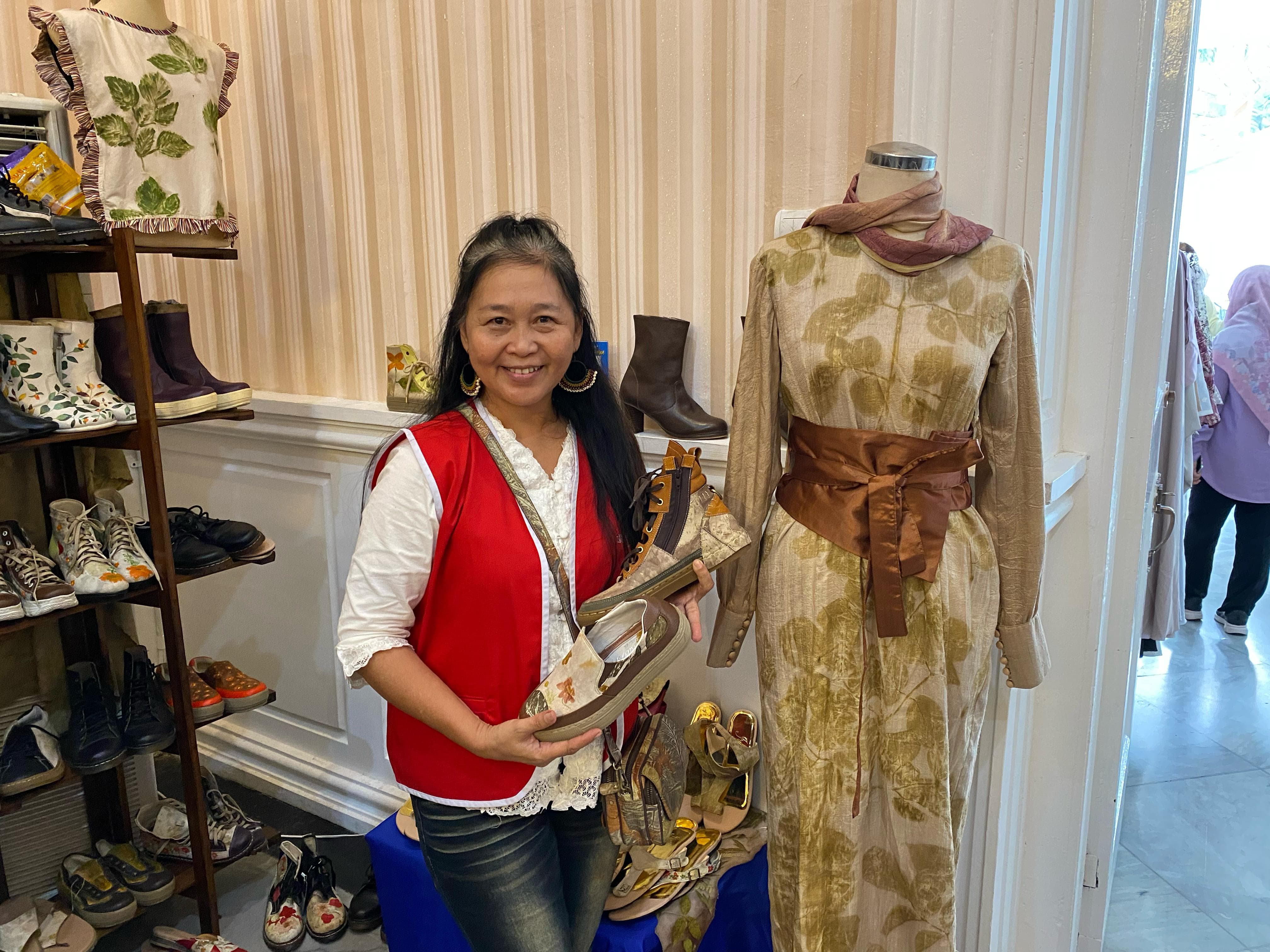 Jumiko Jacobs menunjukan koleksi teranyar&nbsp;Daong by Jumico untuk Lebaran 2025