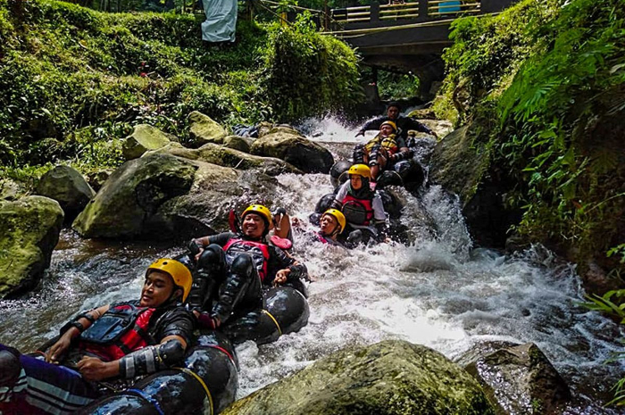 River Tubing di Kopi Tubing&nbsp;Jalan Gunung Menir, Ciasihan, Pamijahan, Kabupaten Bogor