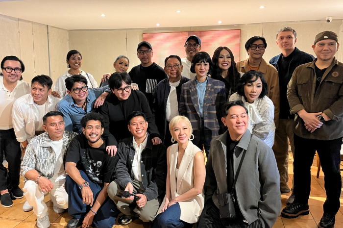 Vibrasi Suara Indonesia atau Visi berfoto bersama.