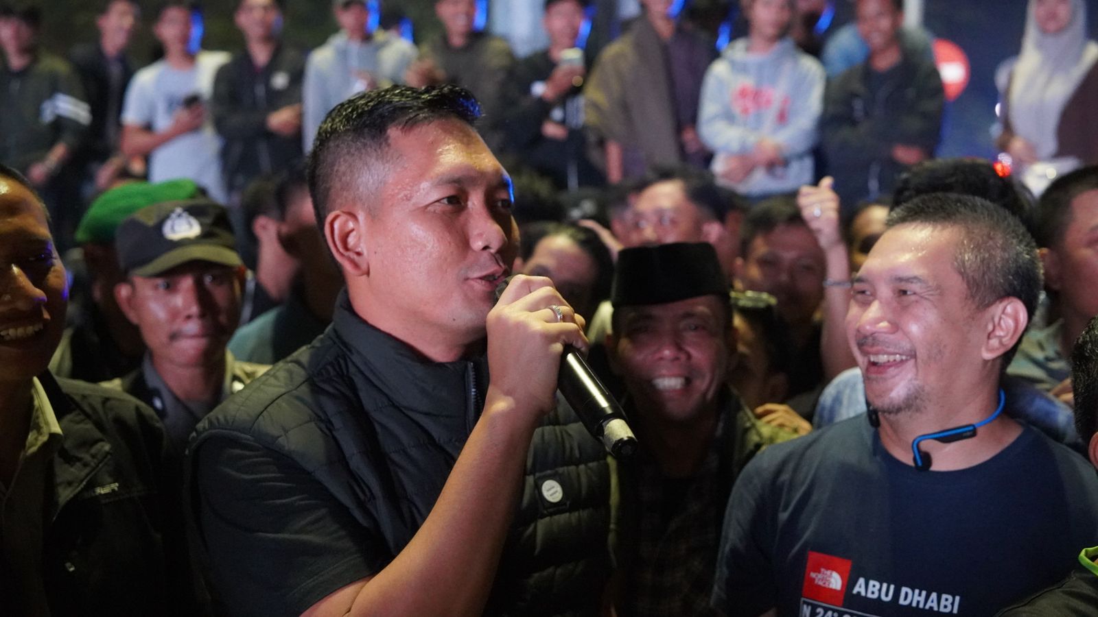 Kapolres Bogor AKBP Rio Wahyu Anggoro saat meninjau arena balap lari di area Stadion Pakansari.