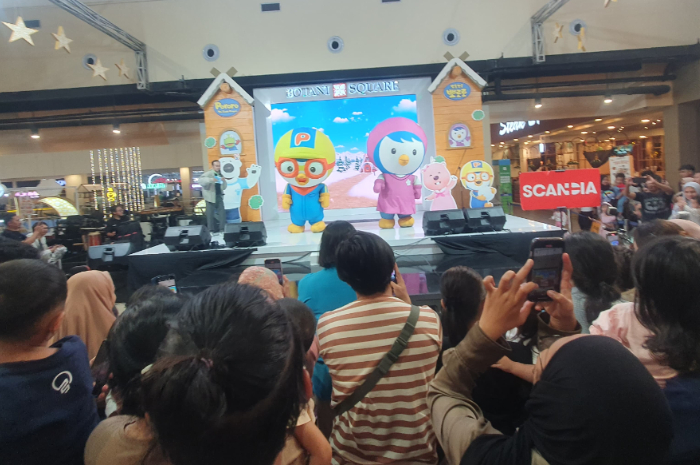 Suasana Meet and Greet Pororo di Botani Square Bogor.