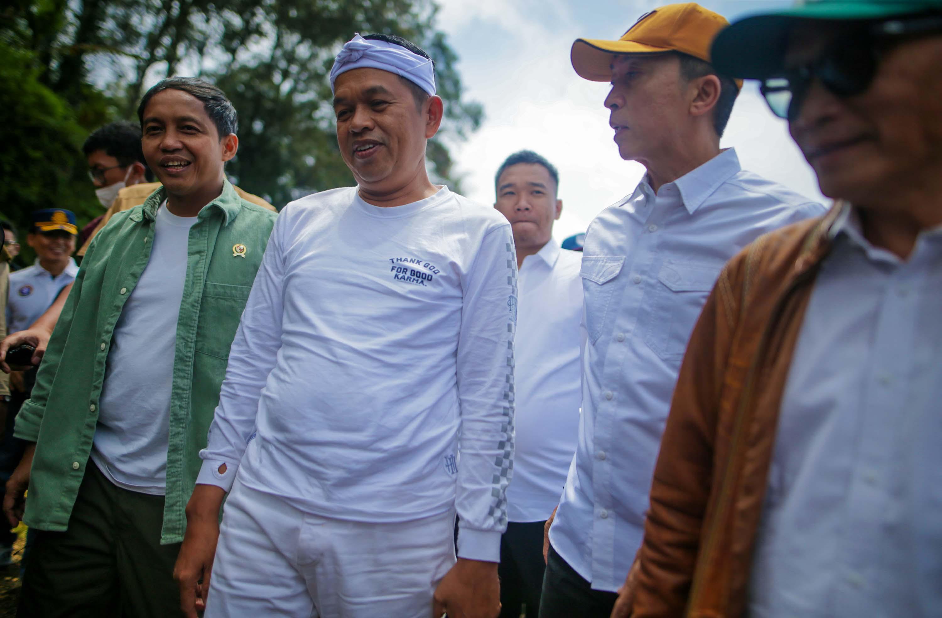 Wali Kota Bogor, Dedie Rachim saat mendampingi Gubernur Jabar, Dedi Mulyadi dalam acara penanaman pohon di Puncak, Sabtu (22/3/2025).