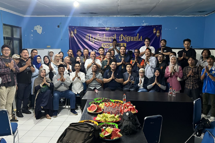 DPD KNPI Kota Bogor menggelar rapat pleno perdana sekaligus santunan anak yatim.