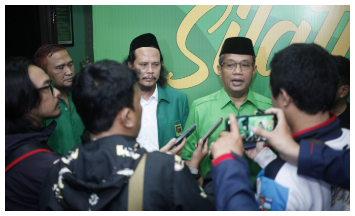 Ketua DPC PPP Kota Bogor, Zaenul Mutaqin saat memberikan keterangan.