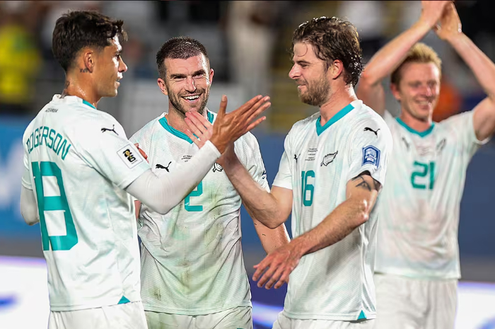 Selebrasi pemain Selandia Baru usai menjebol gawang Kaledonia Baru