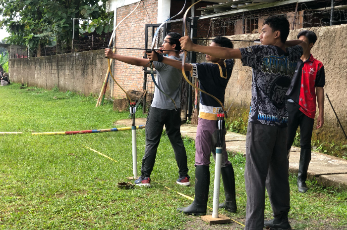 Momen latihan memanah dan berkuda oleh Al Giva Stable Bogor.&nbsp;