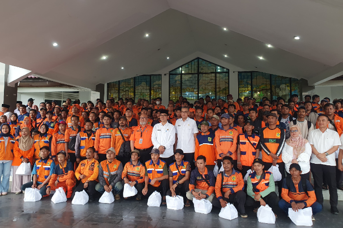 Pemkab Bogor buka bersama petugas lapangan di aula Tegar Beriman, Kabupaten Bogor.