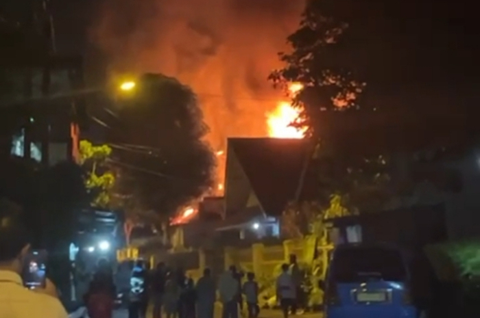 Kebakaran melanda rumah di Komplek Kehutanan, Bondongan, Bogor Selatan, Kota Bogor.