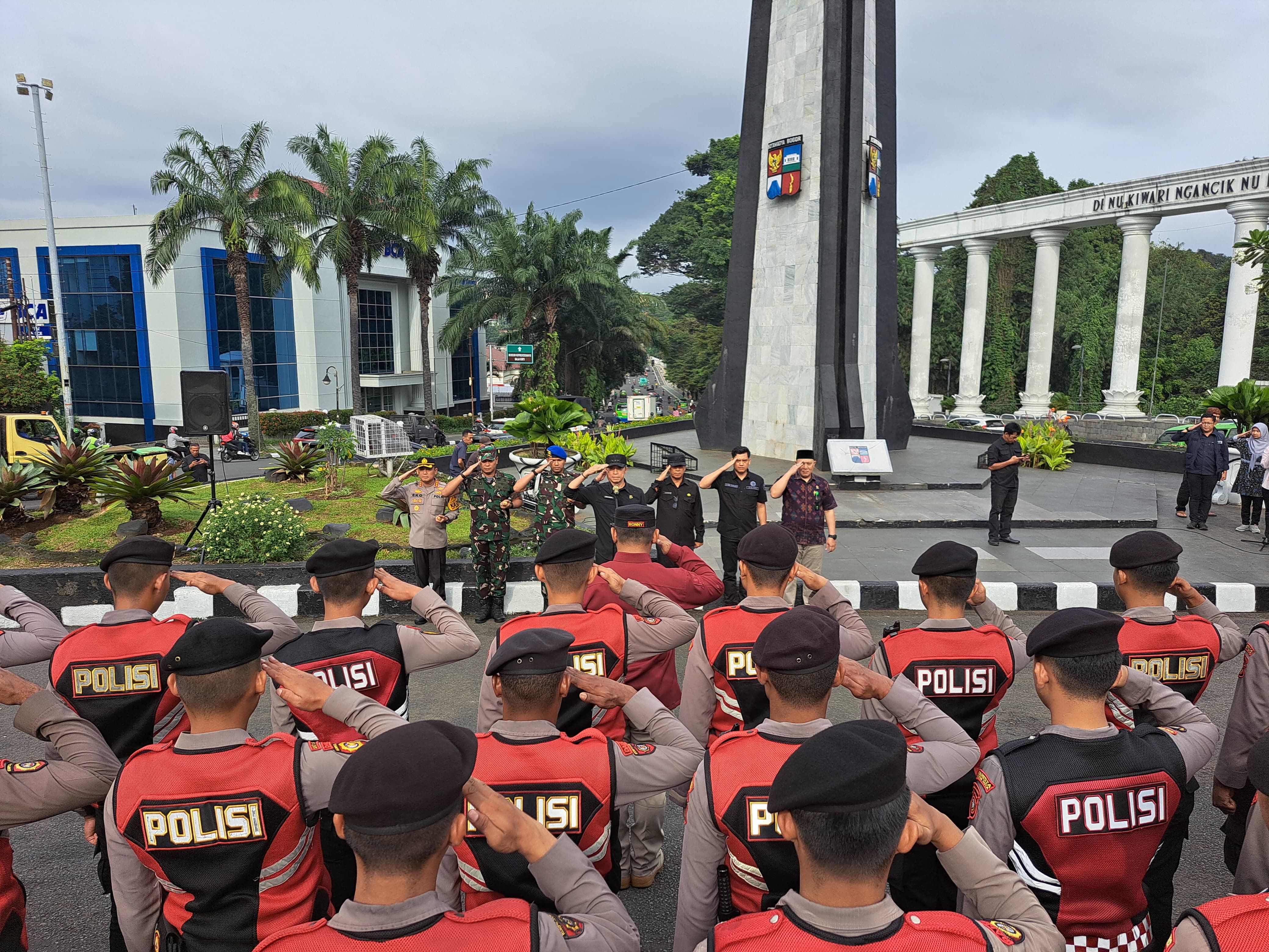 Apel pencanangan pemberantasan premanisme dan pungli yang digelar di Tugu Kujang, Kota Bogor pada Kamis (27/3/2025).