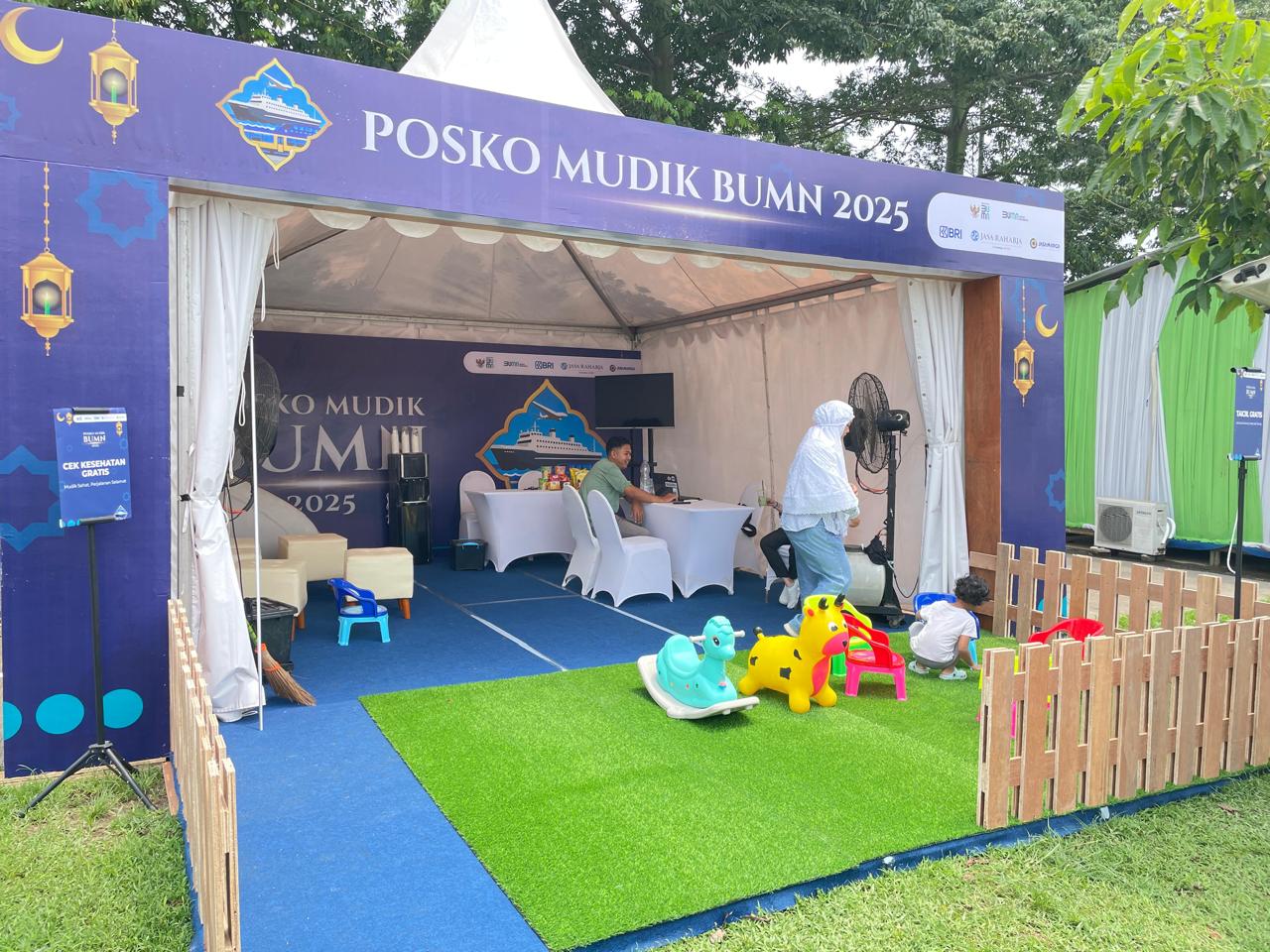 BRI mendirikan Posko Mudik BUMN di beberapa titik perjalanan mudik 2025.