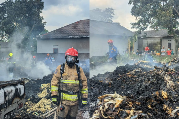 Lapak limbah barang bekas di Desa Cijujung, Sukaraja, Kabupaten Bogor hangus terbakar.