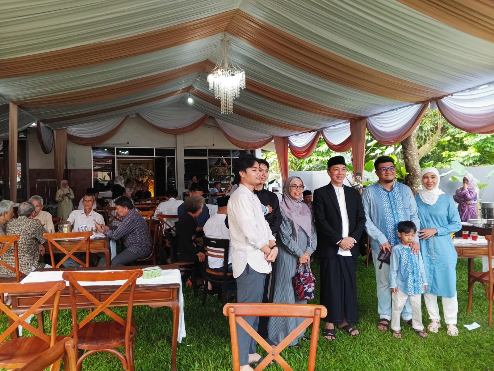 Salat Idulfitri di Kebun Raya Bogor dan Open house di rumah dinas Wali Kota Bogor Dedie Rachim
