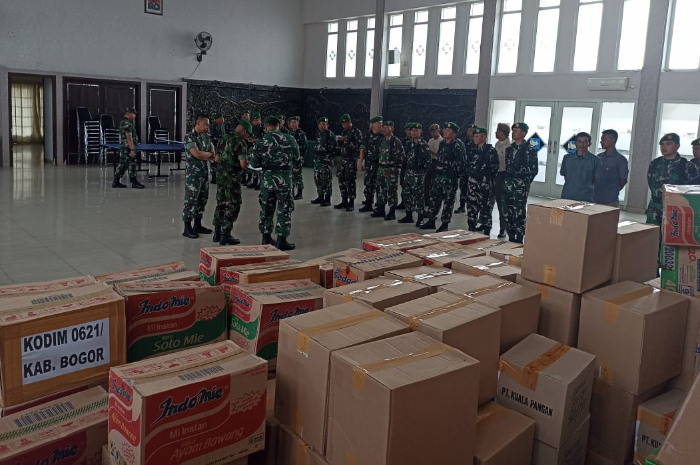 Korem 061/Suryakancana menyalurkan bantuan kemanusiaan untuk Myanmar pasca gempa beberapa waktu lalu.
