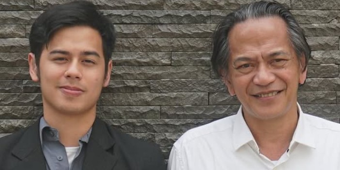 Almarhumah Ray Sahetapy bersama sang anak Surya Sahetapy