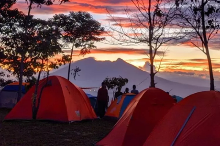 Suasana pemandangan alam di Squid Camp kawasan Gunung Geulis, Kecamatan Megamendung, Kabupaten Bogor.