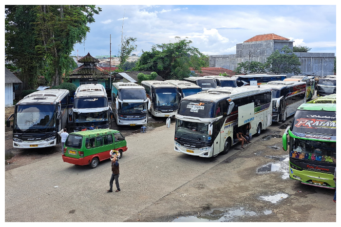 Kondisi Terminal Baranangsiang, Kota Bogor, masih sepi dari pemudik yang ingin balik ke Kota Hujan, Jumat (4/4/2025).