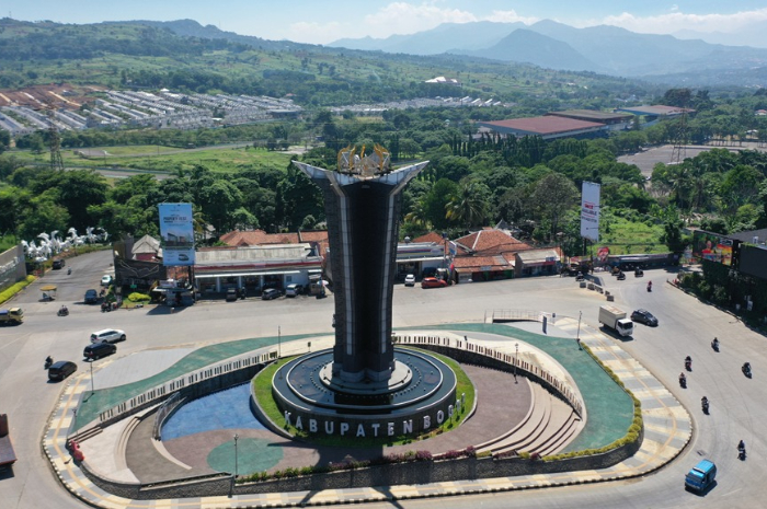 Ikon Kabupaten Bogor, sebuah wilayah di Provinsi Jawa Barat dengan jumlah penduduk terbanyak di Indonesia.