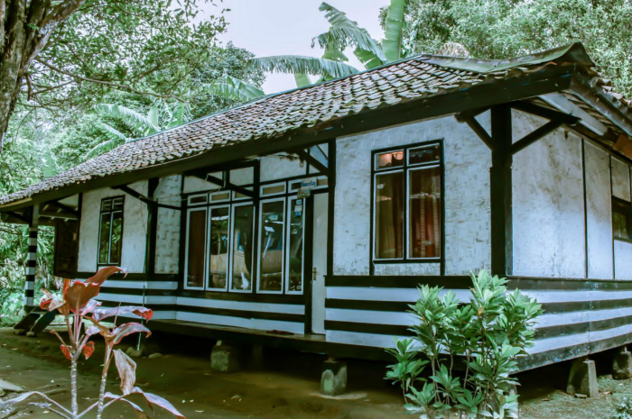 Suasana desa wisata di Kampung Tajur, Purwakarta, Jawa Barat.