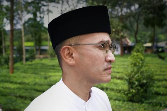 Artis Ruben Onsu yang telah menjadi mualaf.