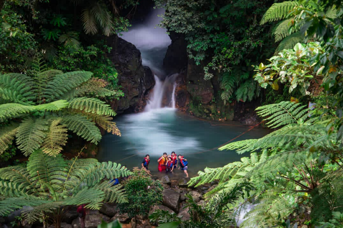 Pesona Curug Cibulao, Bogor.