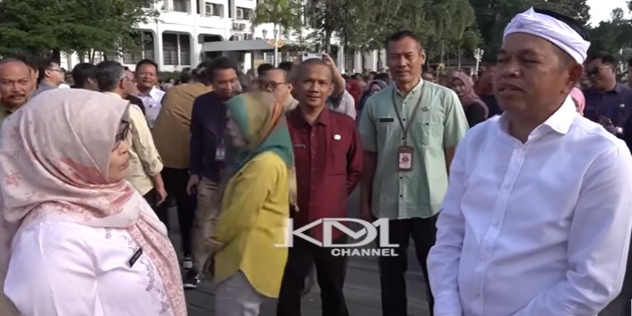 Gubernur Jawa Barat Dedi Mulyadi menanyakan kinerja DP3AKB terkait anak-anak masih banyak yang berada di perempatan jalan