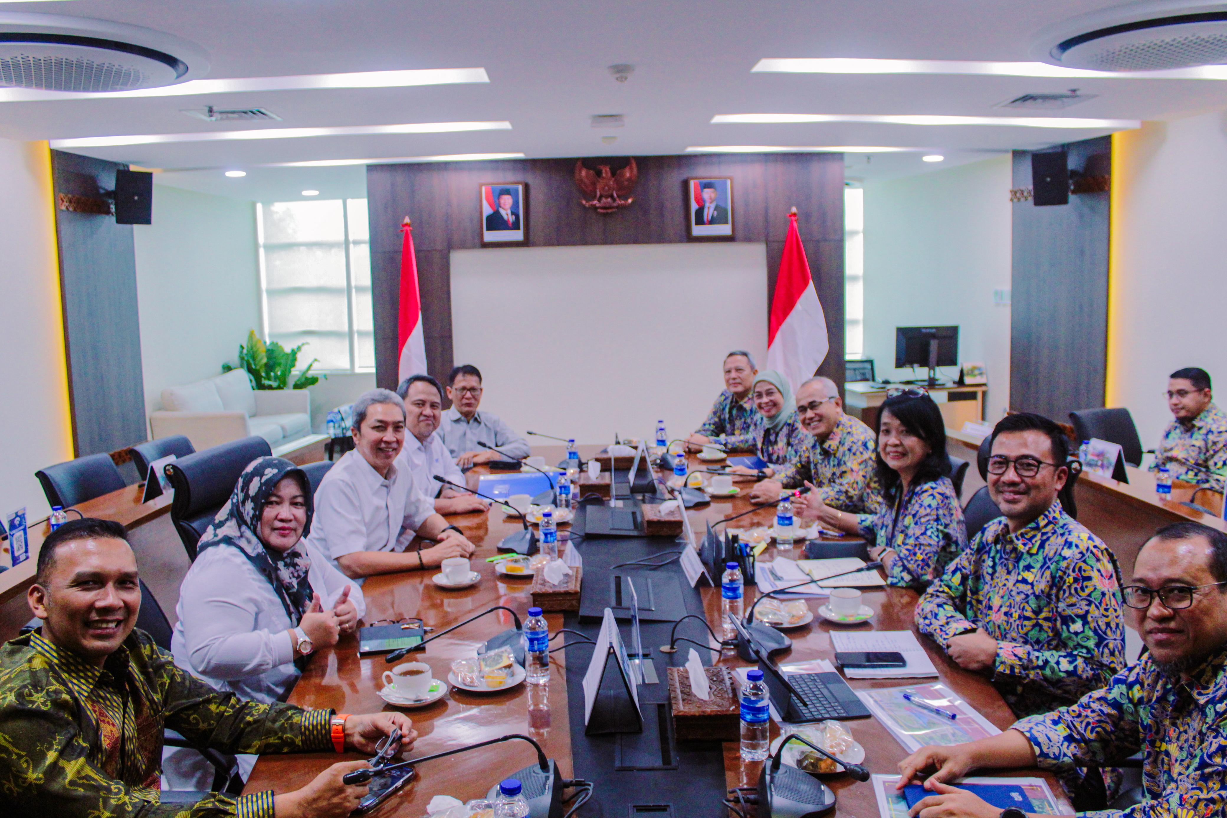 Wali Kota Bogor Dedie Rachim bertemu langsung dengan Wakil Menteri PUPR, Diana Kusumastuti.