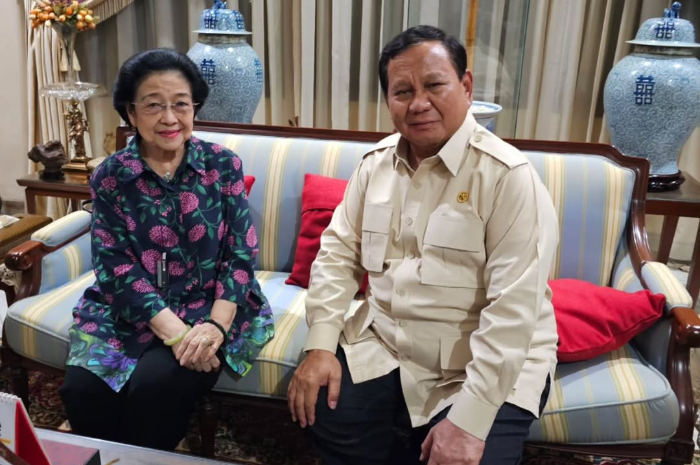 Presiden Prabowo Subianto saat bersilaturahmi dengan Ketua Umum PDIP, Megawati Soekarnoputri.