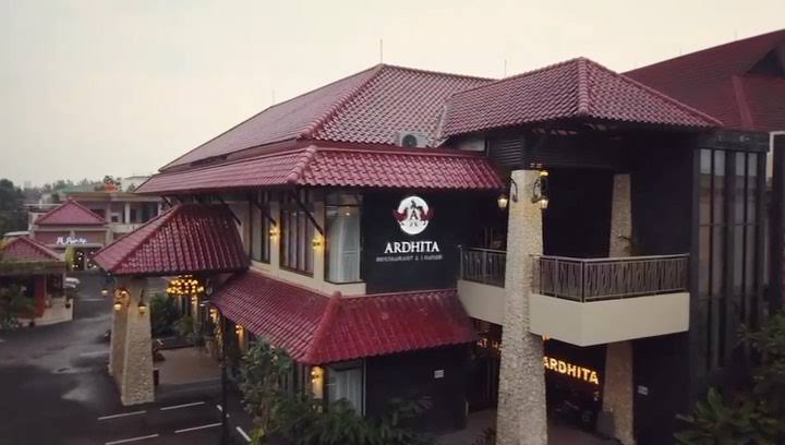 Ardhita Restaurant and Lounge tetap berdiri di Jalan KH. Sholeh Iskandar atau Jalan Baru.