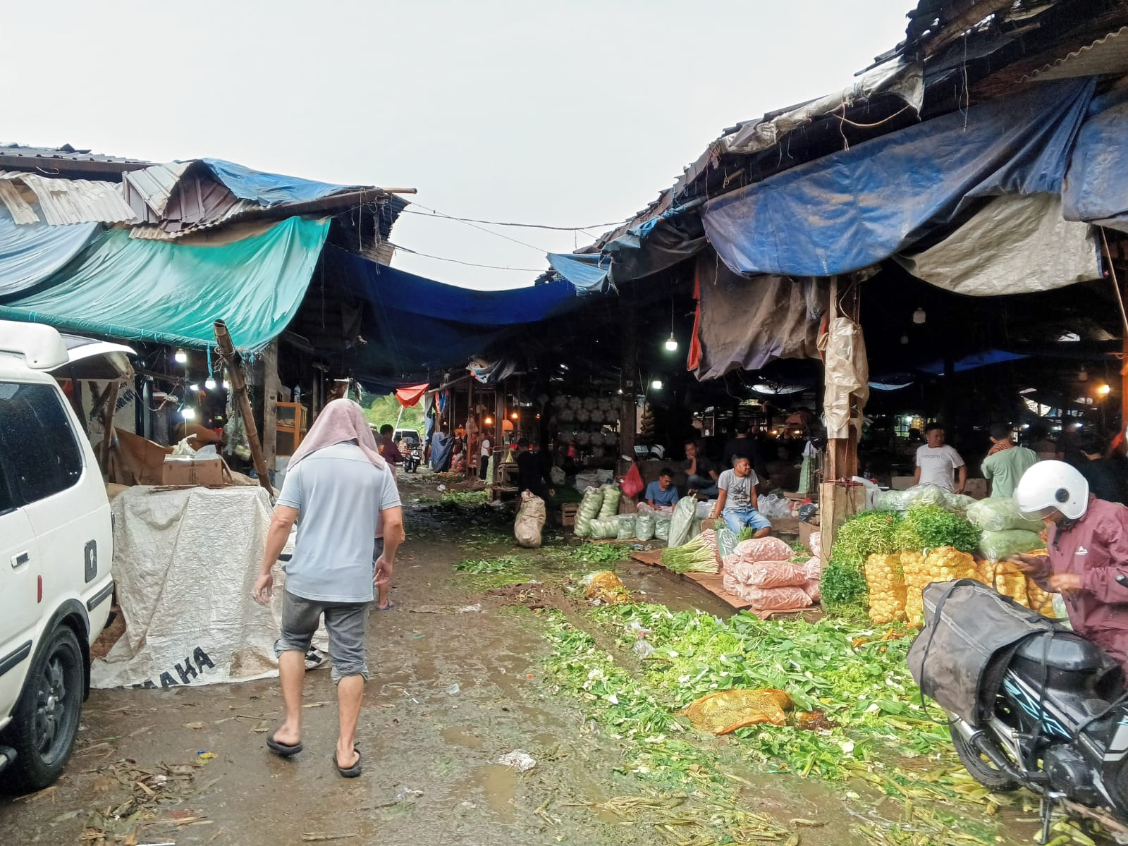 Kondisi Pasar TU Kemang, Kota Bogor, kian memprihatinkan dan dinilai sudah tidak layak untuk aktivitas perdagangan.