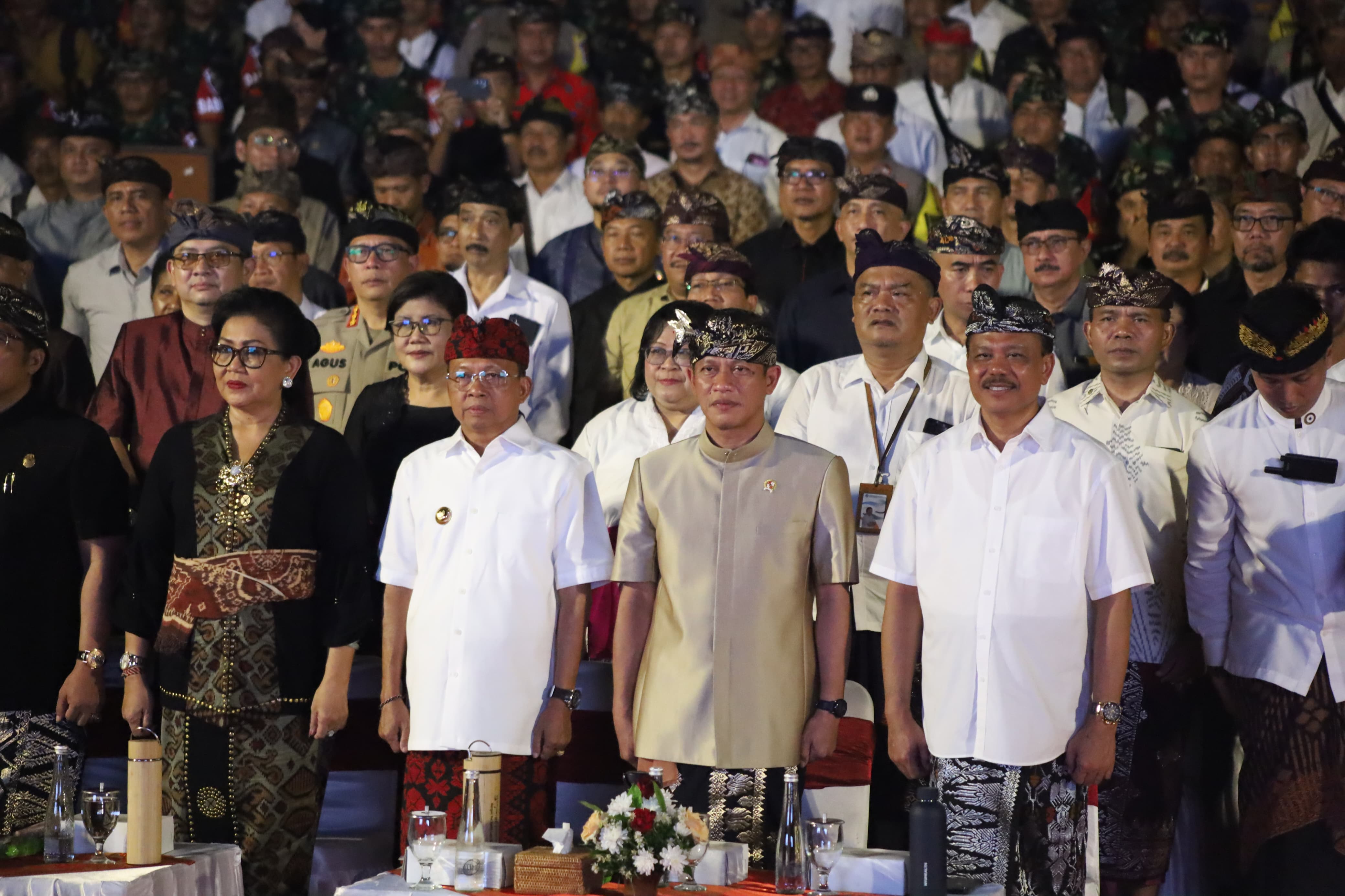 Menteri LH-BPLH Hanif Faisol saat berkunjung ke Bali.