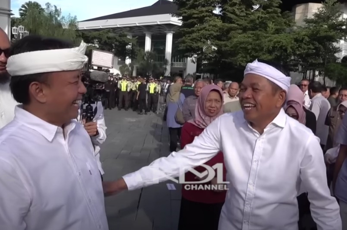 Gubernur Jawa Barat, Dedi Mulyadi saat bersama Sekda.