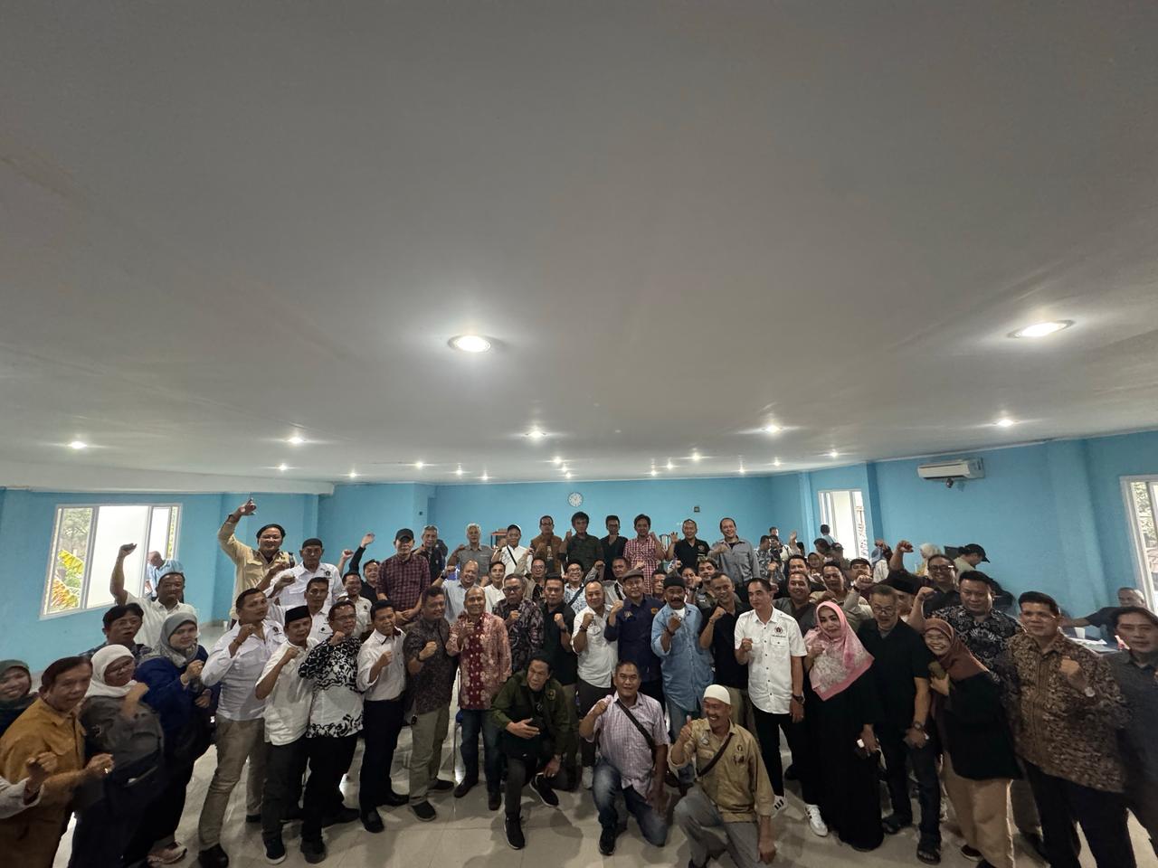 Para pengurus PWI kota/kabupaten pada acara halal bihalal di aula PWI Jawa Barat di Jalan Wartawan II No 23, Lengkong, Kota Bandung Sabtu (12/4/2025).