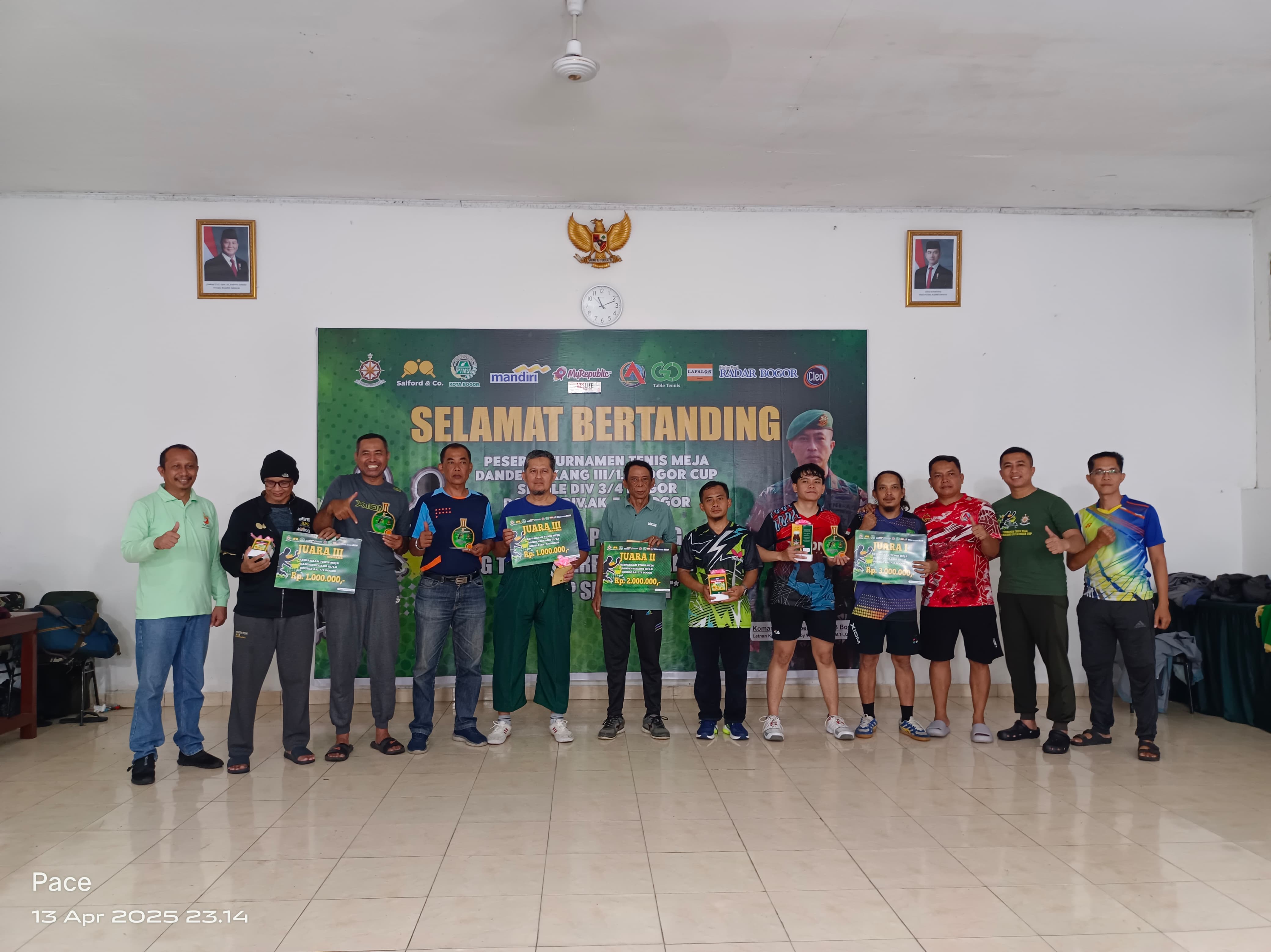 Para pemenang Turnamen Tenis Meja U-27 Dandenbekang Bogor Cup